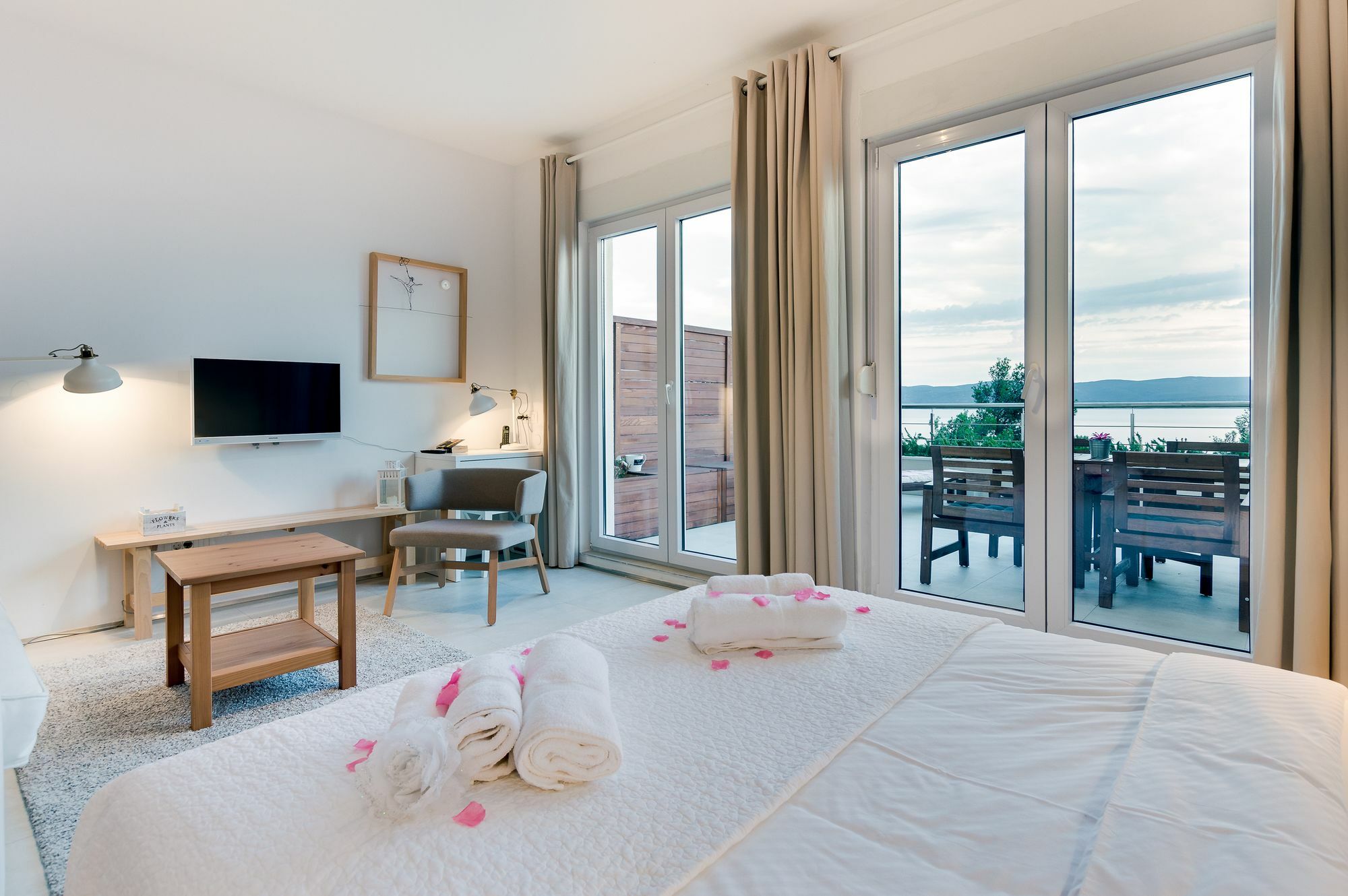 Luxury Apartments Jolara Mimice Exterior photo